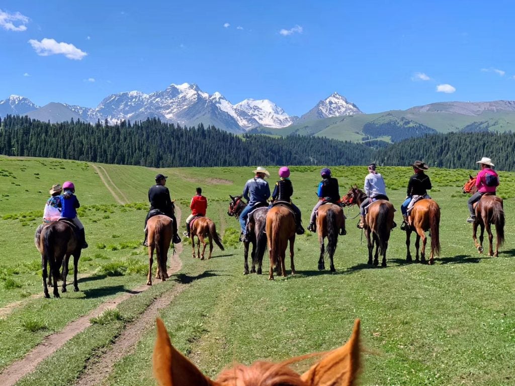 5-days-xinjiang-kanas-horseback-riding-tour 5-days-xinjiang-kanas-horseback-riding-tour
