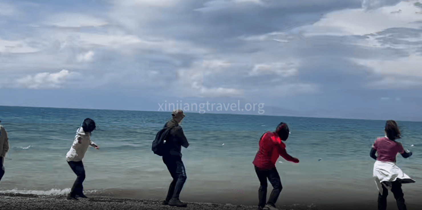 Travel with your friends and family along the lucid sayram lake of xinjiang