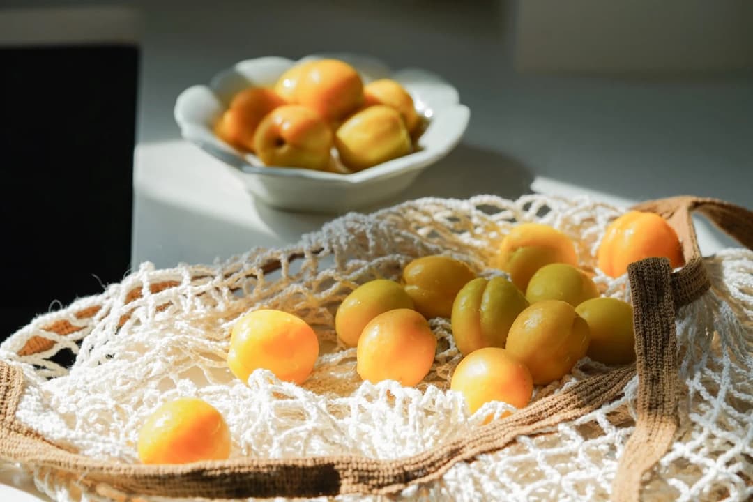 white-apricot.jpg white-apricot.jpg