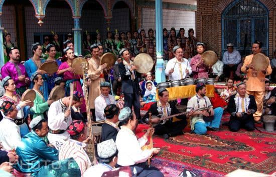 Folk-Dance-in-Turfan-1