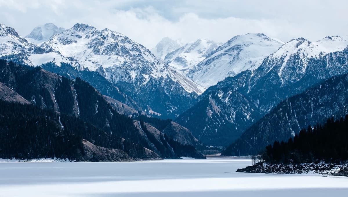 heavenly-lake.jpg heavenly-lake.jpg