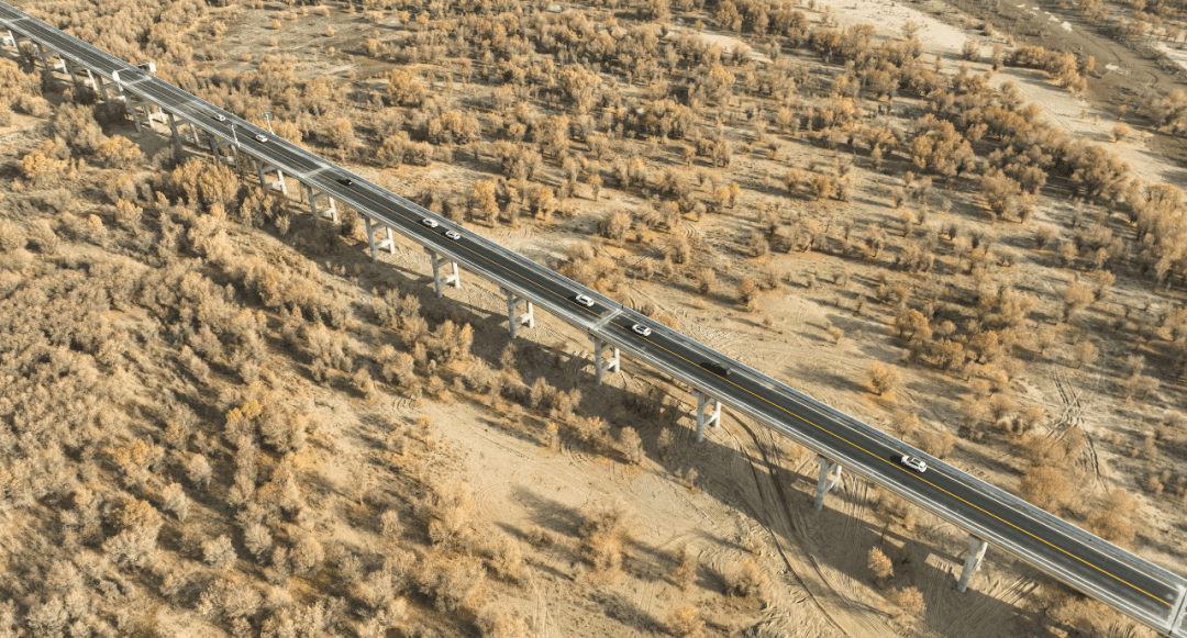 Xinjiang desert highway