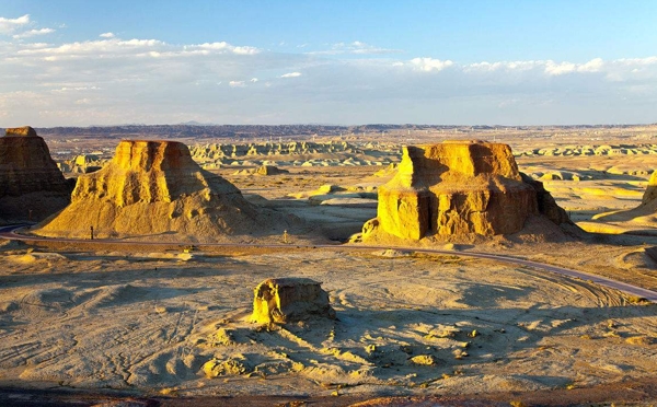 xinjiang-desert.jpg