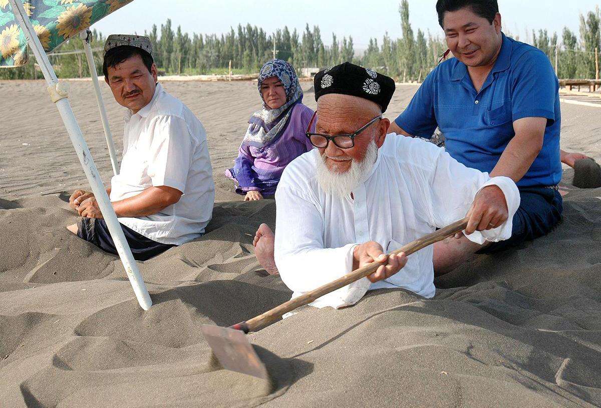 sand-therapy-turpan.jpg