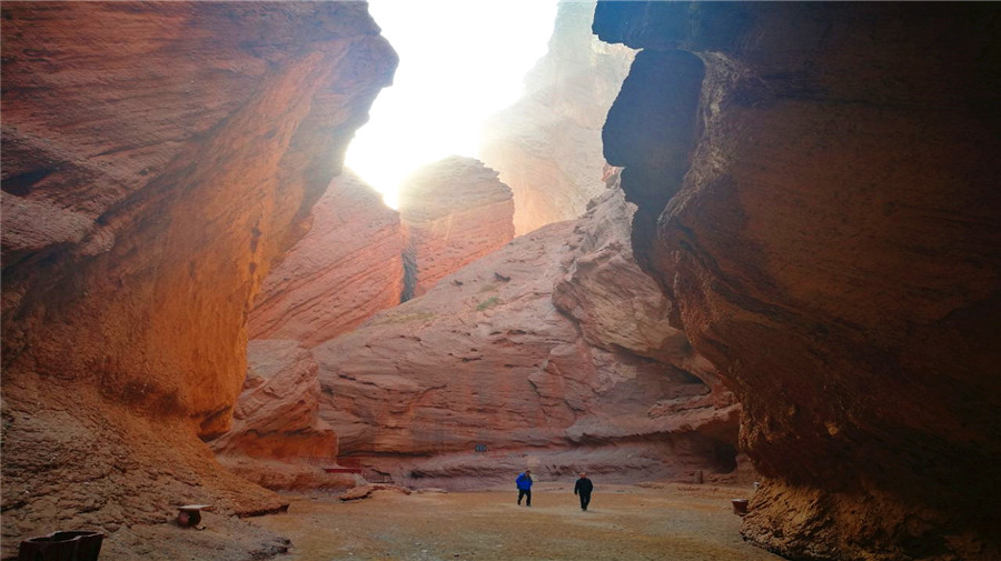 Tianshan Great Canyon.jpg