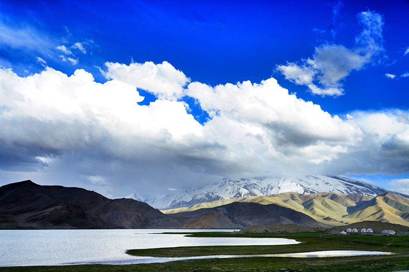 karakul-lake.jpg